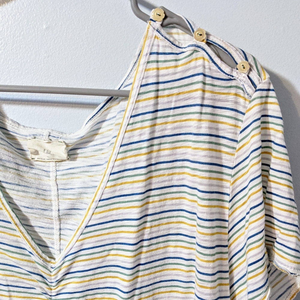 🍉 Anthropologie T.la Flower Button Striped Tee🍉